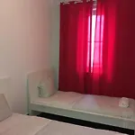 Shangri-La Hostel Anjos 2* Lisbon