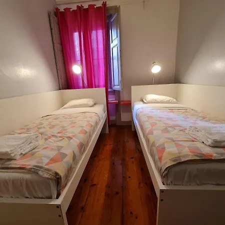 Shangri-la Anjos Bed & Breakfast 2*