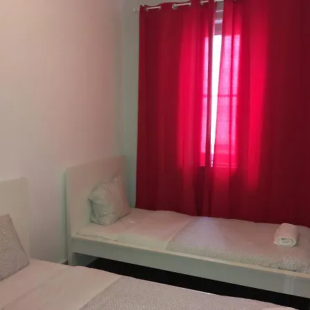 Shangri-la Anjos 2* Lisboa